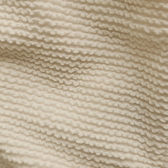 GOOD AMERICAN One Shoulder Always Fits Bikini Top in Ivory Size 00/0 (NWT) - Picture 6 of 13